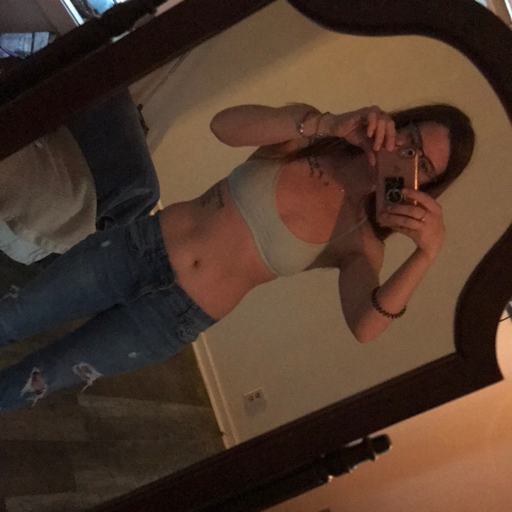 Too small - Picture 2 of 3